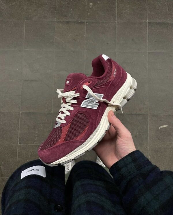 NEW BALANCE 2002r cherry Bordeaux - Image 3