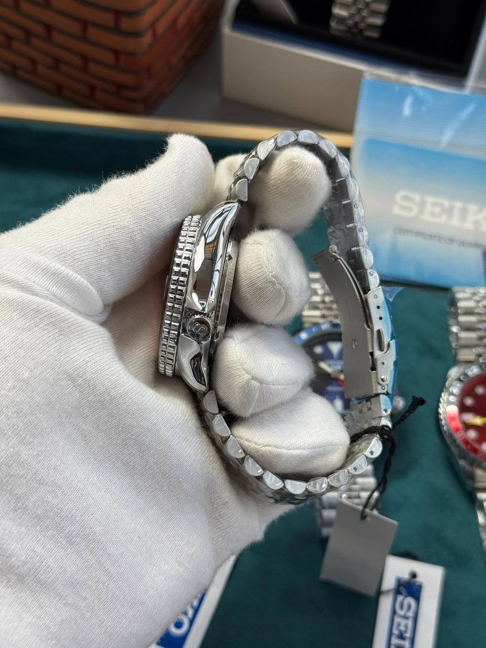 Seiko GMT Edithion Automatic Saffaron - Image 3